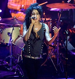 Amy Winehouse Live From London