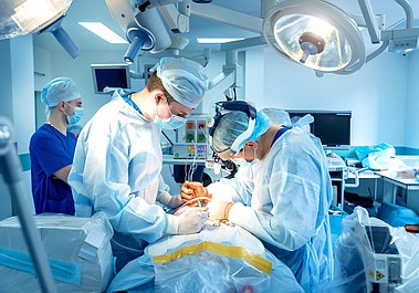 Chirurdzy: Neurochirurgia (4/10)