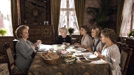 Drogi wolności: Blaszany orzełek (4)