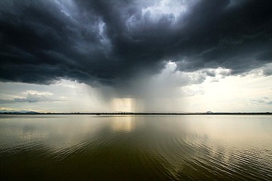 Kraina monsunu: Potop (2)