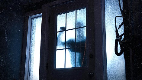 Lepiej nie otwieraj drzwi: Śmierć na sprzedaż (2)