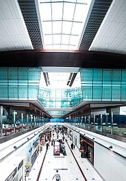 Megalotnisko w Dubaju: Niebezpieczne pozostałości