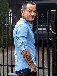 Nastolatki rządzą... kasą (4/10)