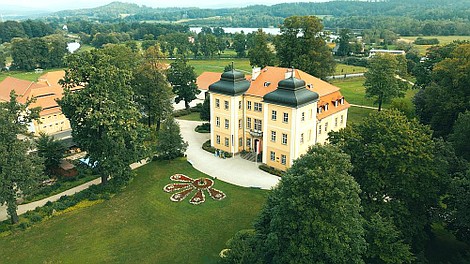 Pałac w Łomnicy (1)