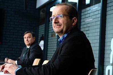 Piękni i bezrobotni: Paparazzi (4)