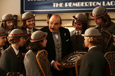 Poirot 11: Kot wśród gołębi (1)