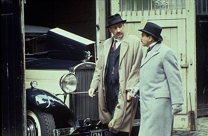 Poirot: Morderstwo w zaułku