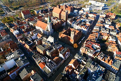 Polska z góry. Zamki, dworki, pałace 2: Rezydencje województwa świętokrzyskiego (6)