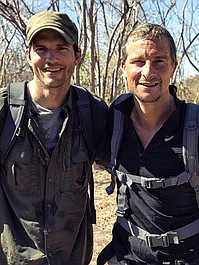 Przygoda z Bearem Gryllsem: Natalie Portman na pustyni Escalante (3)