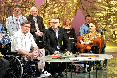 Przyjaciele: Poza światem (28)