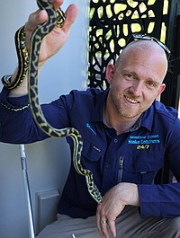 Australijscy łowcy węży: Horror w sypialni (12)