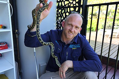 Australijscy łowcy węży: Inwazja na kurnik (3)