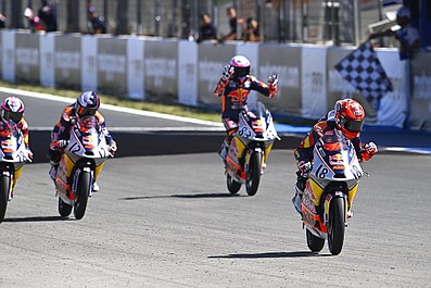 Born Racers. Młodzi i szybcy (1)