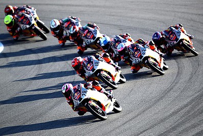 Born Racers. Młodzi i szybcy (5)