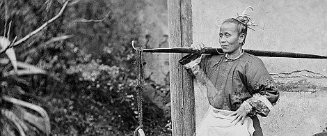 Chiny: Historia i współczesność: Upadek (1)