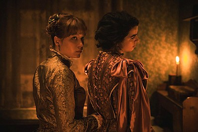 Córka narodu: Mundur (4)