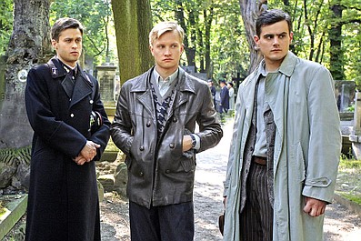 Czas honoru: Za murem (12)