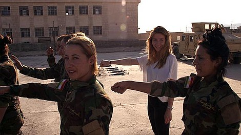 Dziewczyny, broń i ISIS (1)