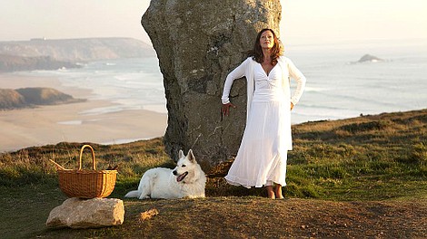 Dzikie fale - nic się nie ukryje: Strzał (1)