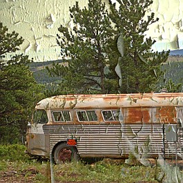 Dzikie renowacje: Autobus w Górach Skalistych