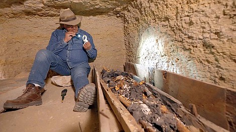 Grobowce Egiptu: Imhotep, twórca piramid: Złota mumia (1)