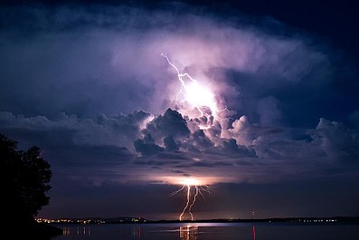 Kataklizmy pogodowe: Wyładowania atmosferyczne (8)