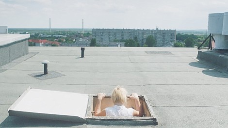 Kobieta na dachu
