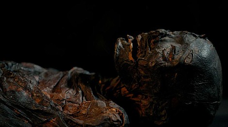 Krwawe zagadki przeszłości: Tożsamość mumii (4)