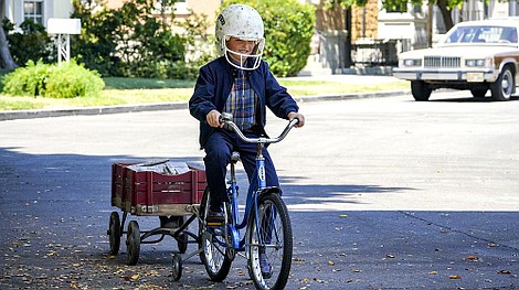 Młody Sheldon 2: Dynamika rodzinna i czerwony pontiak fiero (9)