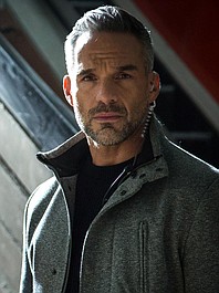 Morderstwa w Paryżu 4: Splecione losy (3)