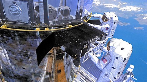 NASA: Kosmiczne innowacje: Poznać Księżyc (1)