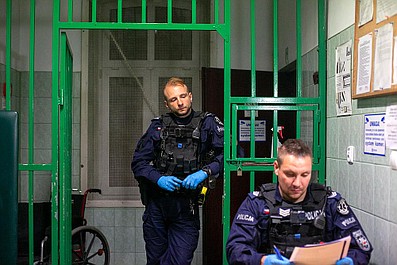 Niebezpieczne dzielnice (2/12)