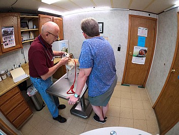 Niezwykły dr Pol: Strachy i pęcherze (1)