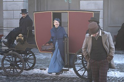 Panna Scarlet i komisarz 3: Wszystko w rodzinie (4)