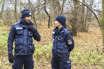 Policjantki i Policjanci (1325)