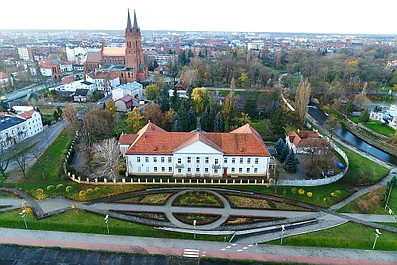 Polska z góry. Zamki, dworki, pałace 2: Wielkopolska (4)