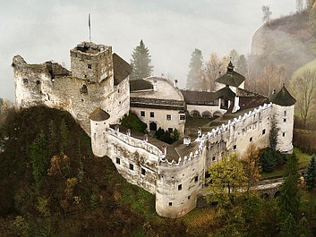 Polska z góry. Zamki, dworki, pałace: Na ziemi łódzkiej (10)