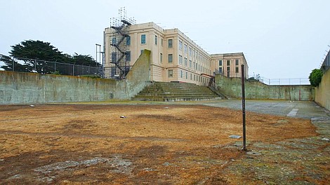 Porzucone konstrukcje: Sport i dyktatura (1)