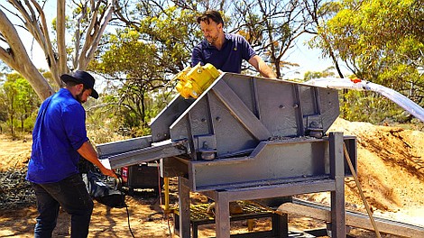 Poszukiwacze złota w Australii - SOS (5)