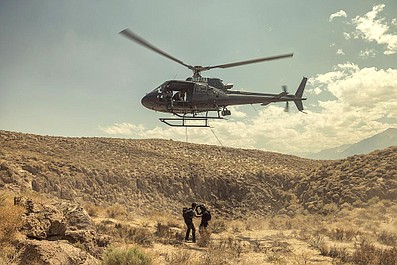 Przygoda z Bearem Gryllsem: Rob Riggle na pustyni (1)