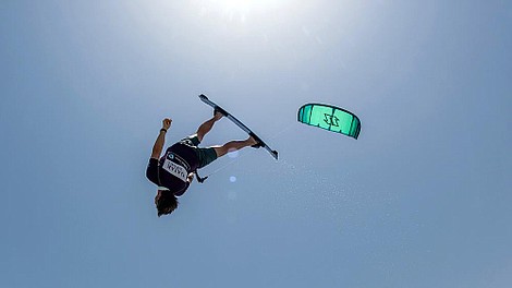 Qatar Airways GKA Kite World Tour (4)