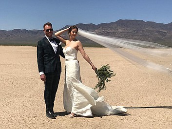 Salon sukien ślubnych: Vegas: Zgódź się na wszystko