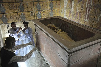 Sekrety egipskich grobowców: Zablokowani (1)