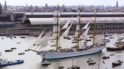 Stacja Amsterdam: Turystyczny wir (1)