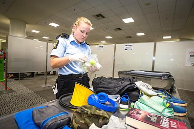 Strzegąc granic: Lodówka z kokainą (8)