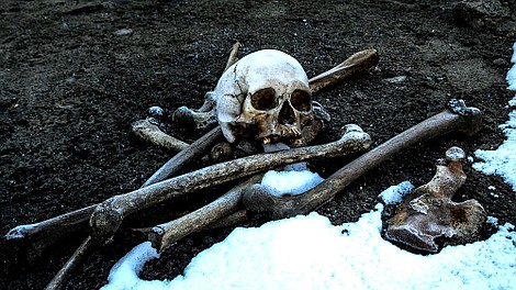 Tajemnice skute lodem: Starożytne lodowe zombie (1)