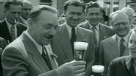 Towarzysze sekretarze oraz inni dygnitarze: Wojciech Jaruzelski. Matrioszka z niespodzianką (5)