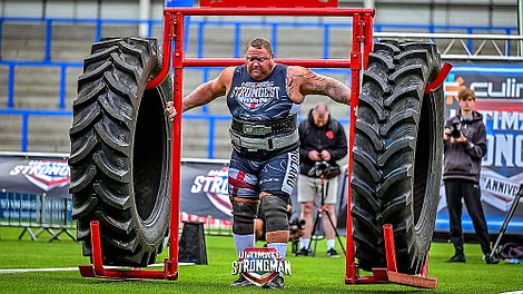 Ultimate Strongman (1)