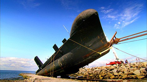 Wielkie przeprowadzki: Ogromny okręt podwodny (1)