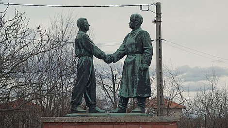 Żelazna kurtyna: Życie pod radziecką okupacją: Budowa radzieckiego porządku 1948-1953 (2)